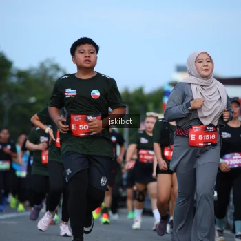 Runner Photo 3700535