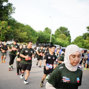 Runner Photo 3700540
