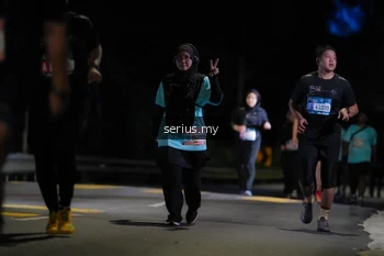 Runner Photo 3700543