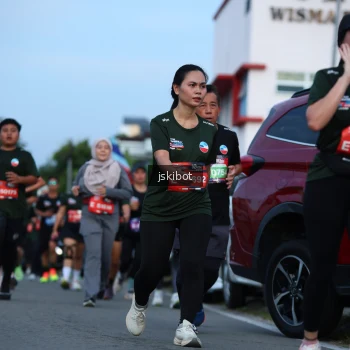 Runner Photo 3700549
