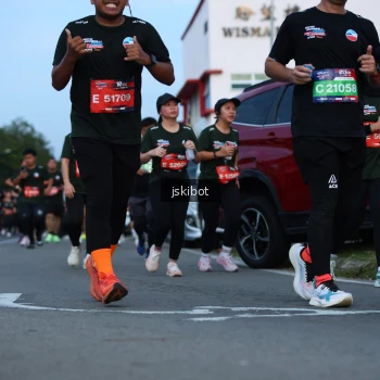 Runner Photo 3700564