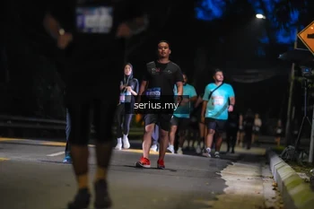 Runner Photo 3700573