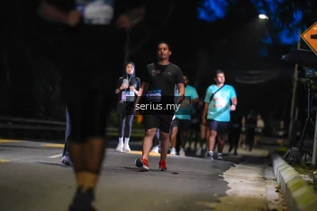 Runner Photo 3700575