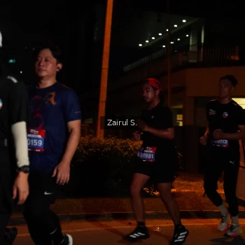 Runner Photo 3700577