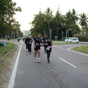 Runner Photo 3700580