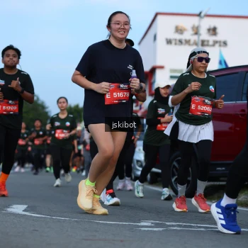 Runner Photo 3700591