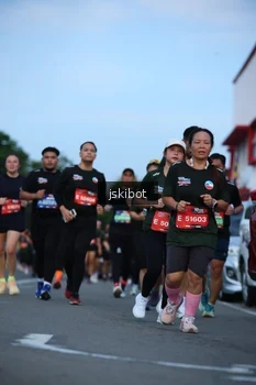 Runner Photo 3700615