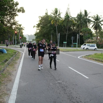 Runner Photo 3700623