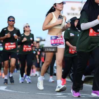 Runner Photo 3700637