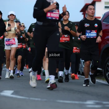 Runner Photo 3700679
