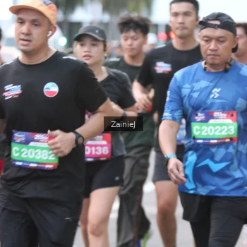 Runner Photo 3700687