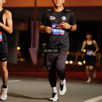 Runner Photo 3700695
