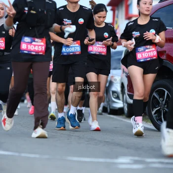 Runner Photo 3700698