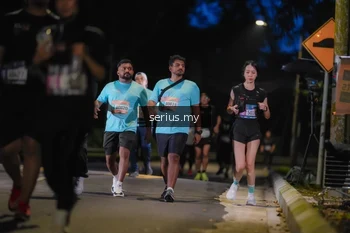 Runner Photo 3700701