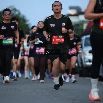 Runner Photo 3700726
