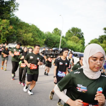 Runner Photo 3700733