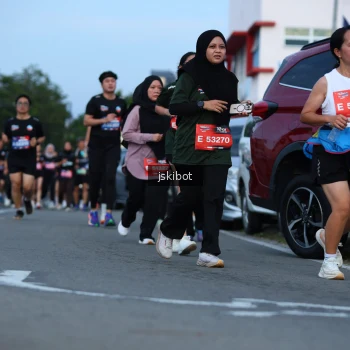 Runner Photo 3700783