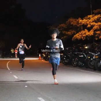 Runner Photo 3700793