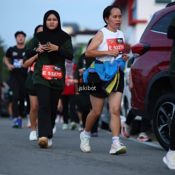 Runner Photo 3700800