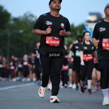 Runner Photo 3700857