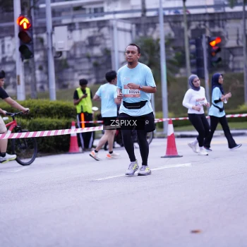 Runner Photo 3700859