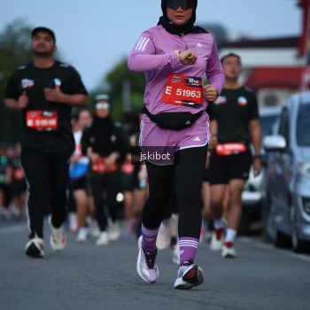 Runner Photo 3700868