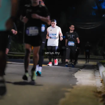 Runner Photo 3700877