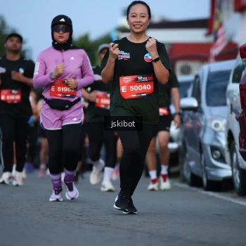 Runner Photo 3700881