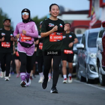 Runner Photo 3700885
