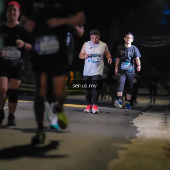 Runner Photo 3700905