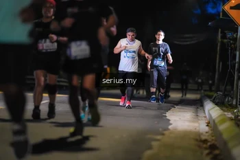 Runner Photo 3700913