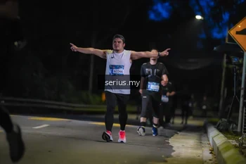 Runner Photo 3700966