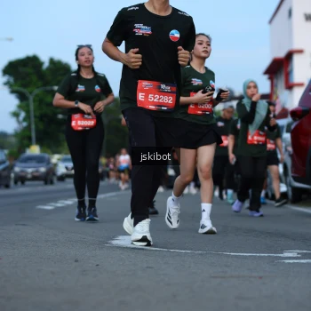 Runner Photo 3700969