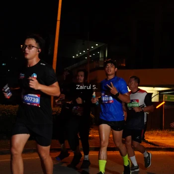 Runner Photo 3700998