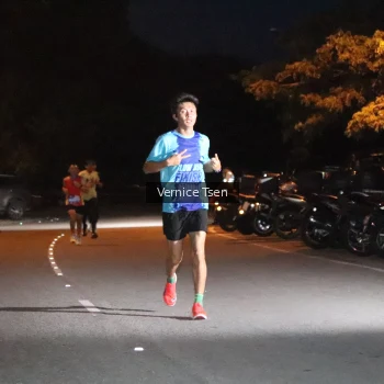 Runner Photo 3700999