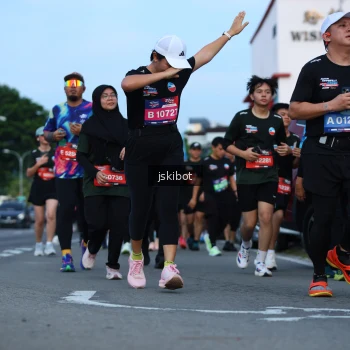 Runner Photo 3701007