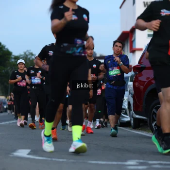 Runner Photo 3701035