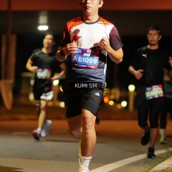 Runner Photo 3701249