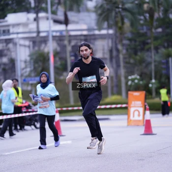 Runner Photo 3701304