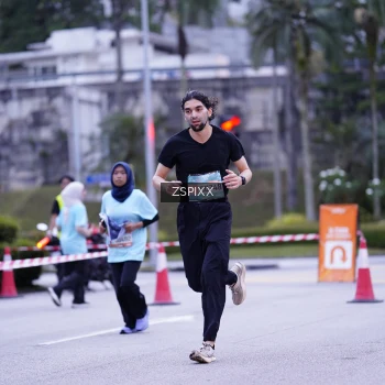 Runner Photo 3701343