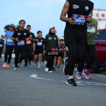 Runner Photo 3701353