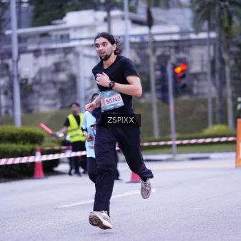 Runner Photo 3701365