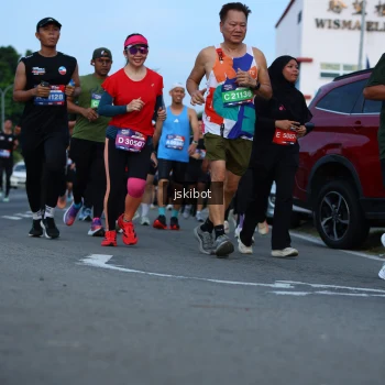 Runner Photo 3701379