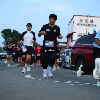 Runner Photo 3701443