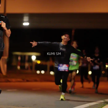 Runner Photo 3701579