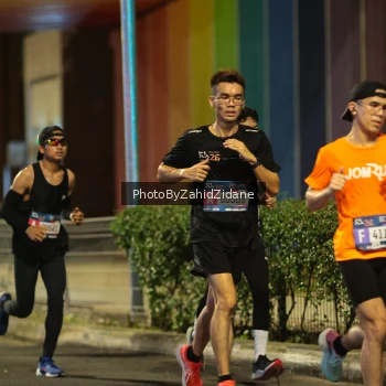 Runner Photo 3701615