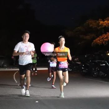 Runner Photo 3701633