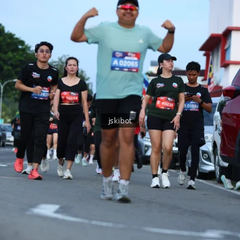 Runner Photo 3701644