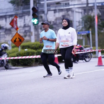 Runner Photo 3701659