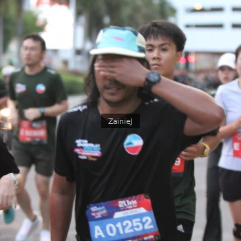 Runner Photo 3701660